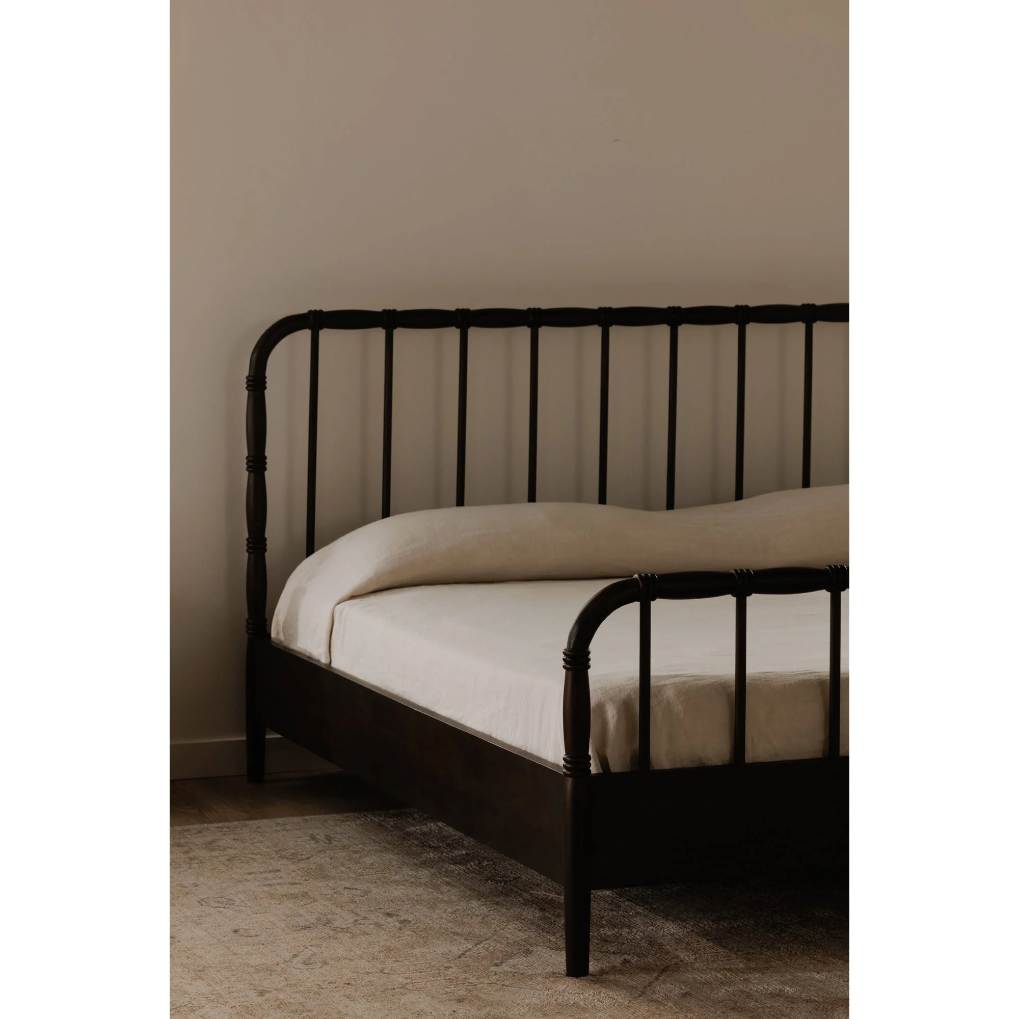 Moe's Home Collection Vivian Brown King Bed - Image 13